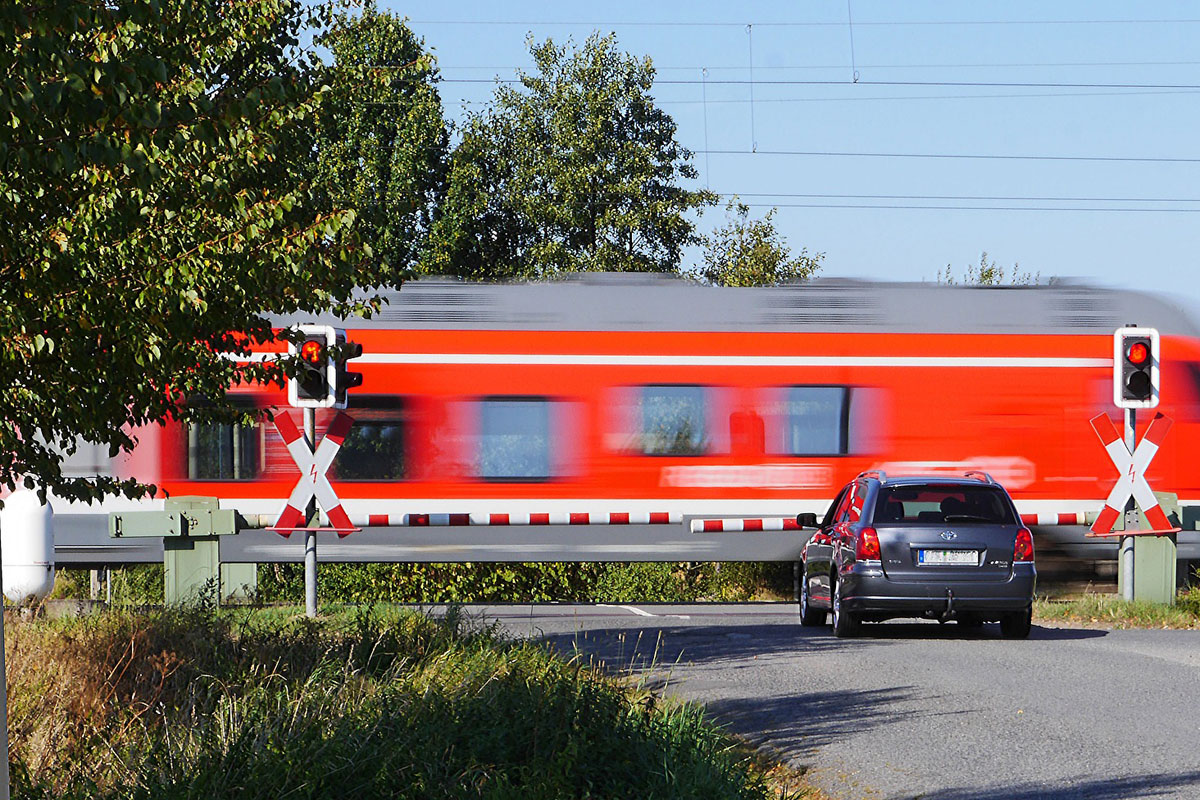 Werbung: „Sicher drüber“ – Die Deutsche Bahn klärt auf